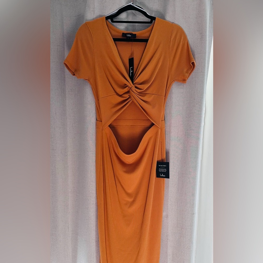 Lulu's - GORGEOUS!! Front Twist Cutout Maxi Dress 🧡